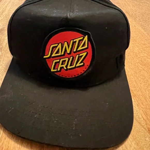 Santa Cruz Skateboards Black and Red Cap Hat Snap Back CLEAN 100% Cotton - Picture 2 of 9